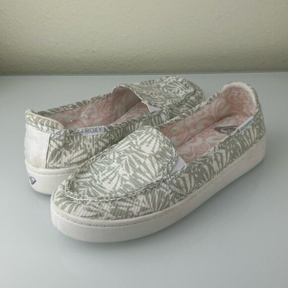 Women's Patterned Loafers - Picture 14 of 15
